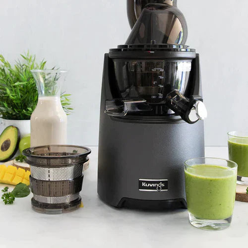 How to Properly Use the Smoothie Strainer